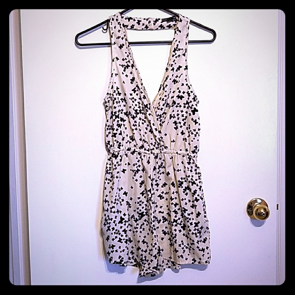 GORGEOUS CREAM & NAVY BLUE ROMPER